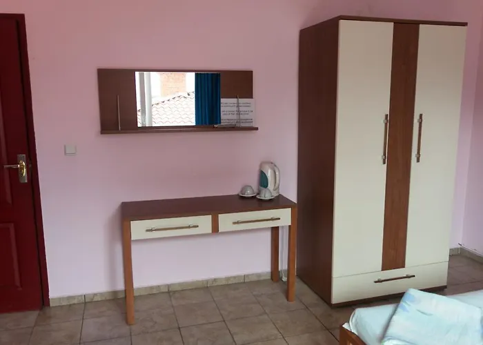 Guest house Sea House 3*